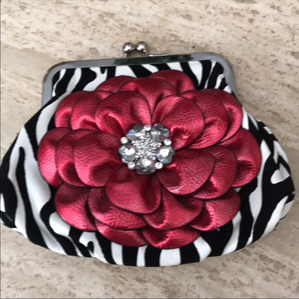Vintage coin purse with flower🎁